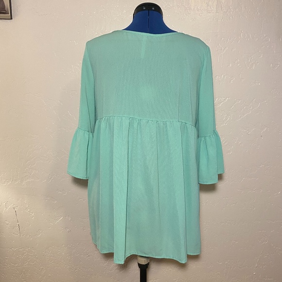 MOA USA bell sleeve blouse, size 2X. - Picture 5 of 5